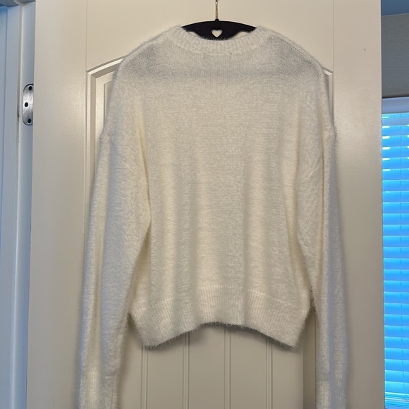 soft knit Fuzzy crewneck Sweater white boho minimalist preppy fall winter - Picture 12 of 12